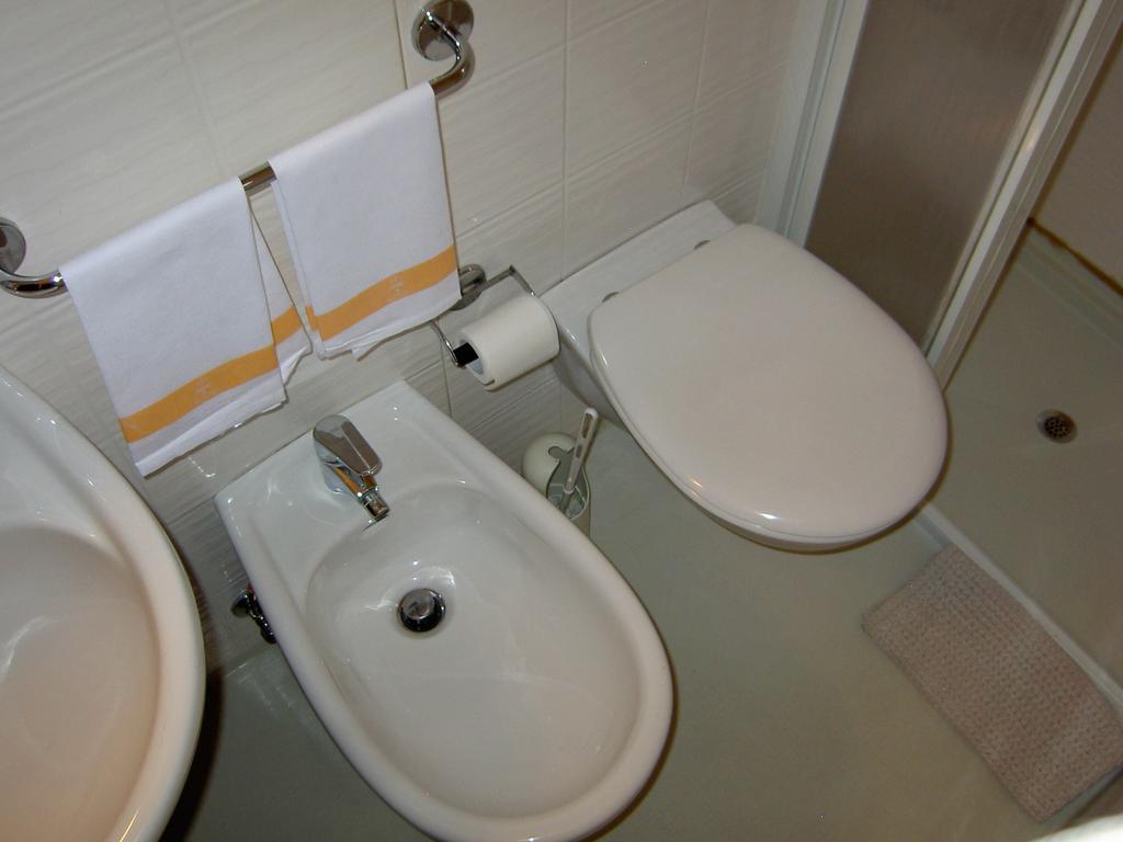 Hotel Violetta Parma Phòng bức ảnh