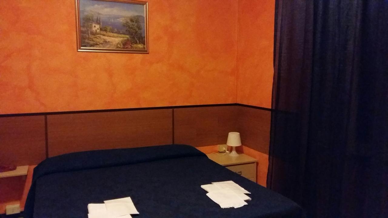 Hotel Violetta Parma Ngoại thất bức ảnh