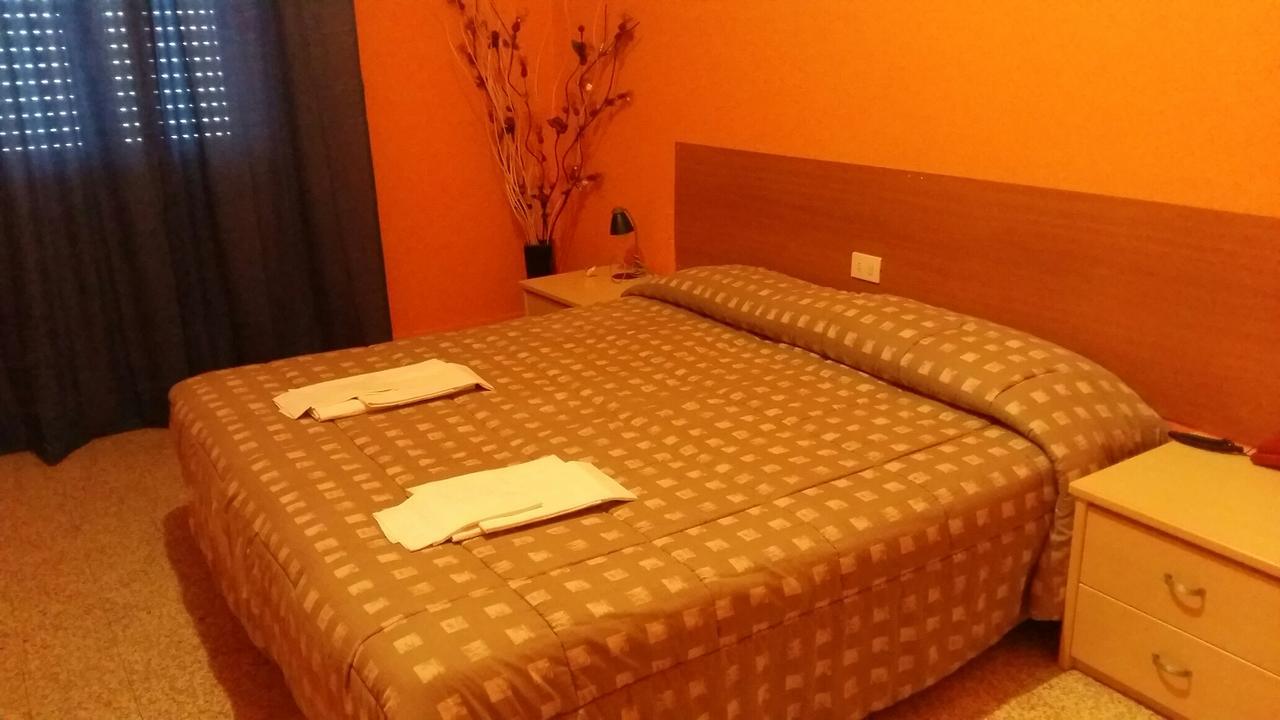 Hotel Violetta Parma Ngoại thất bức ảnh