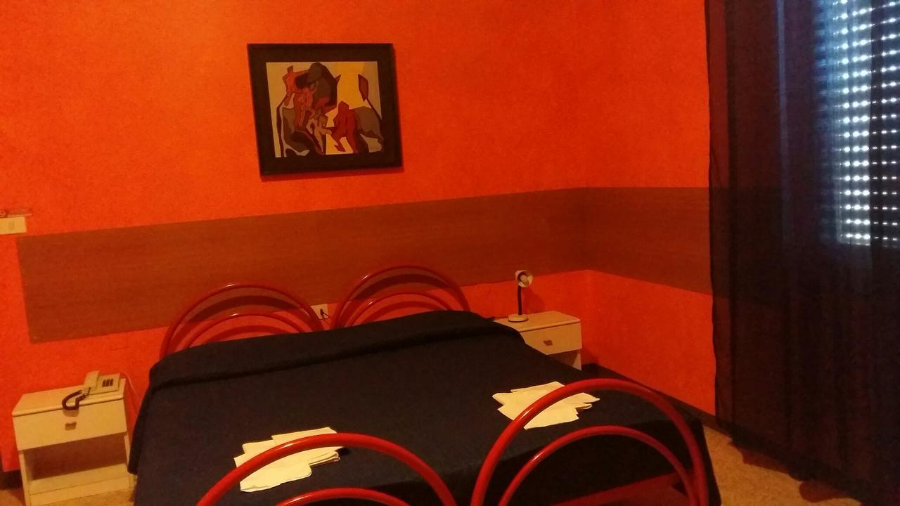Hotel Violetta Parma Ngoại thất bức ảnh