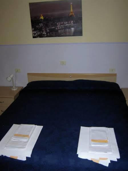 Hotel Violetta Parma Ngoại thất bức ảnh